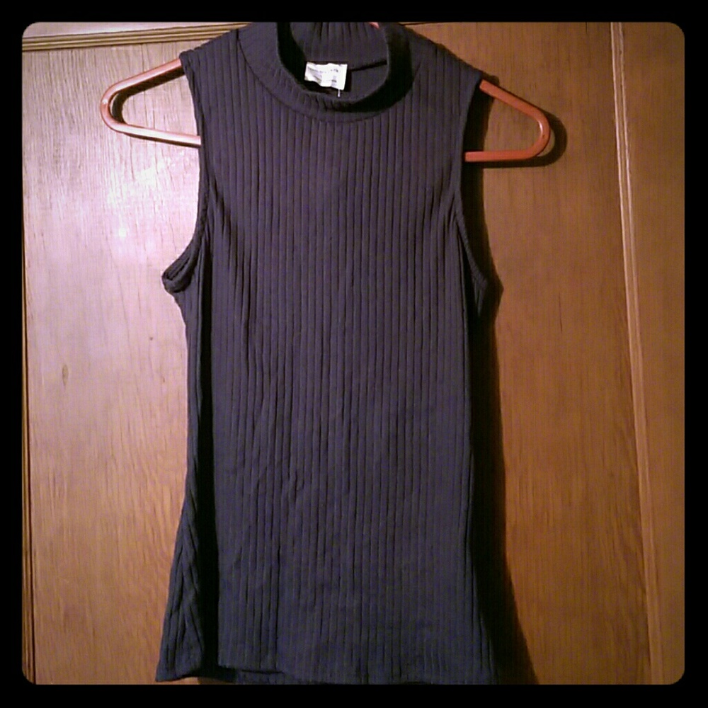 Ribbed turtleneck knit top